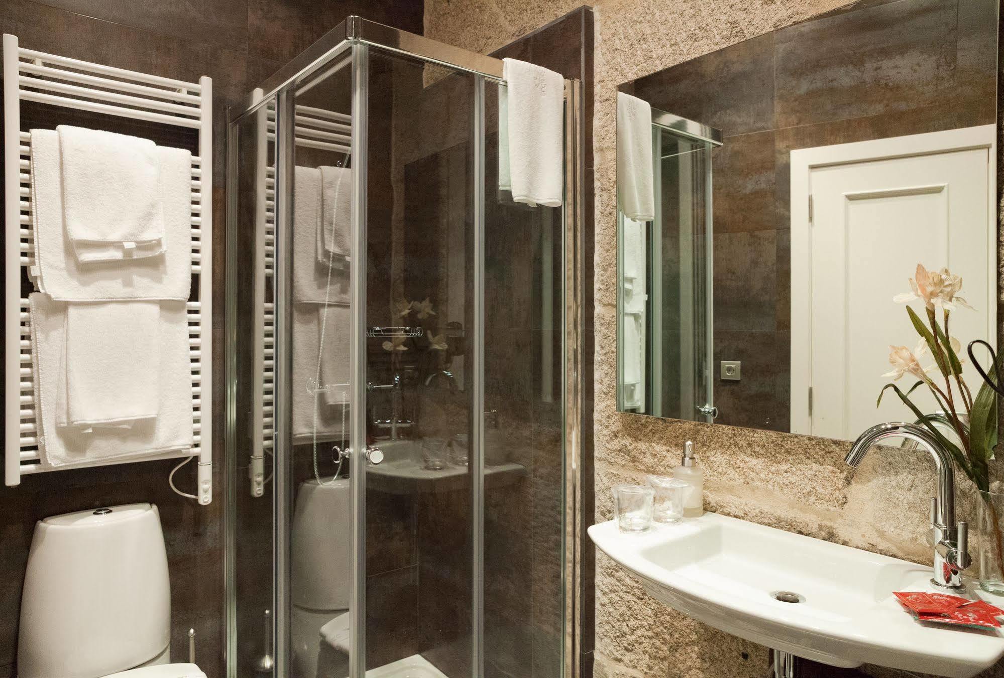 Hotel Puerta Gamboa Виго Экстерьер фото